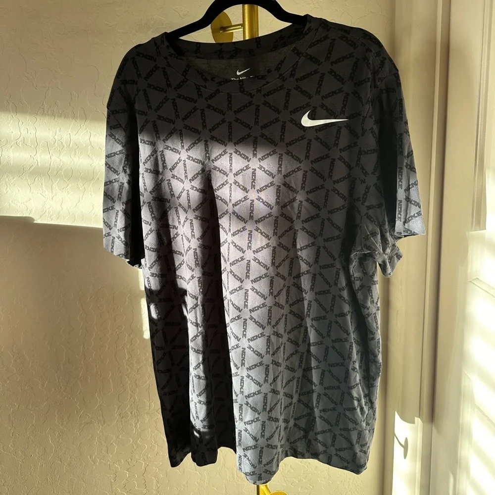 Men's Nike logo dri-fit t-shirt - Picture 1 of 4